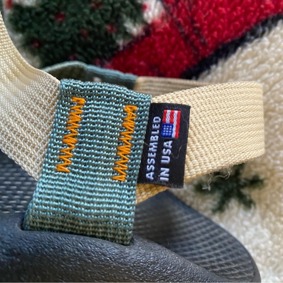 Chaco Outsiders Green and Black Strappy Sandals - Picture 10 of 10